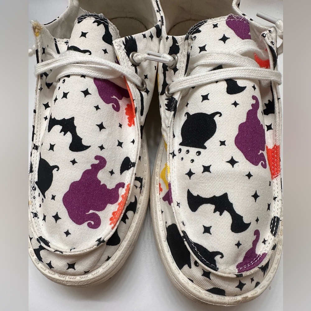 Women’s Hocus Pocus Canvas Shoes-Size 12.5